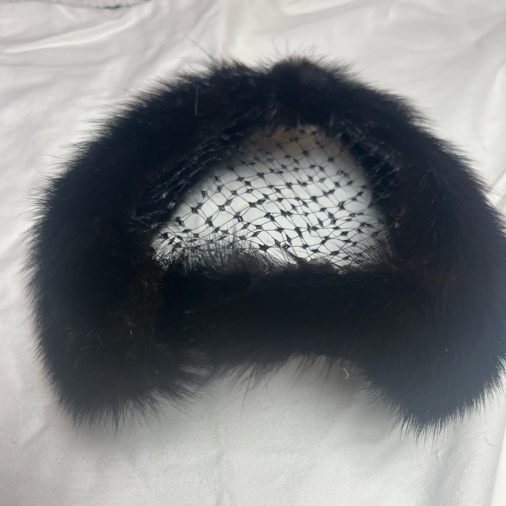 Vintage Strawbridge & Clothier Antique Fur Hat Collection Box 13 Mid-Century Hat